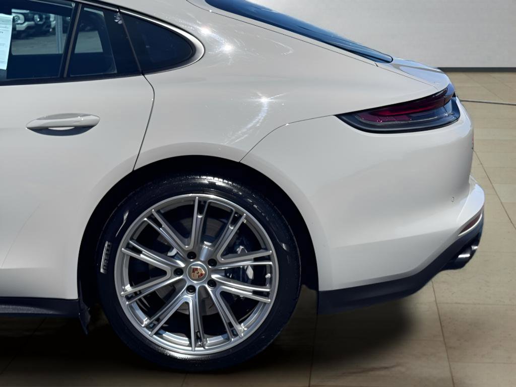 Used 2021 Porsche Panamera RWD image 34