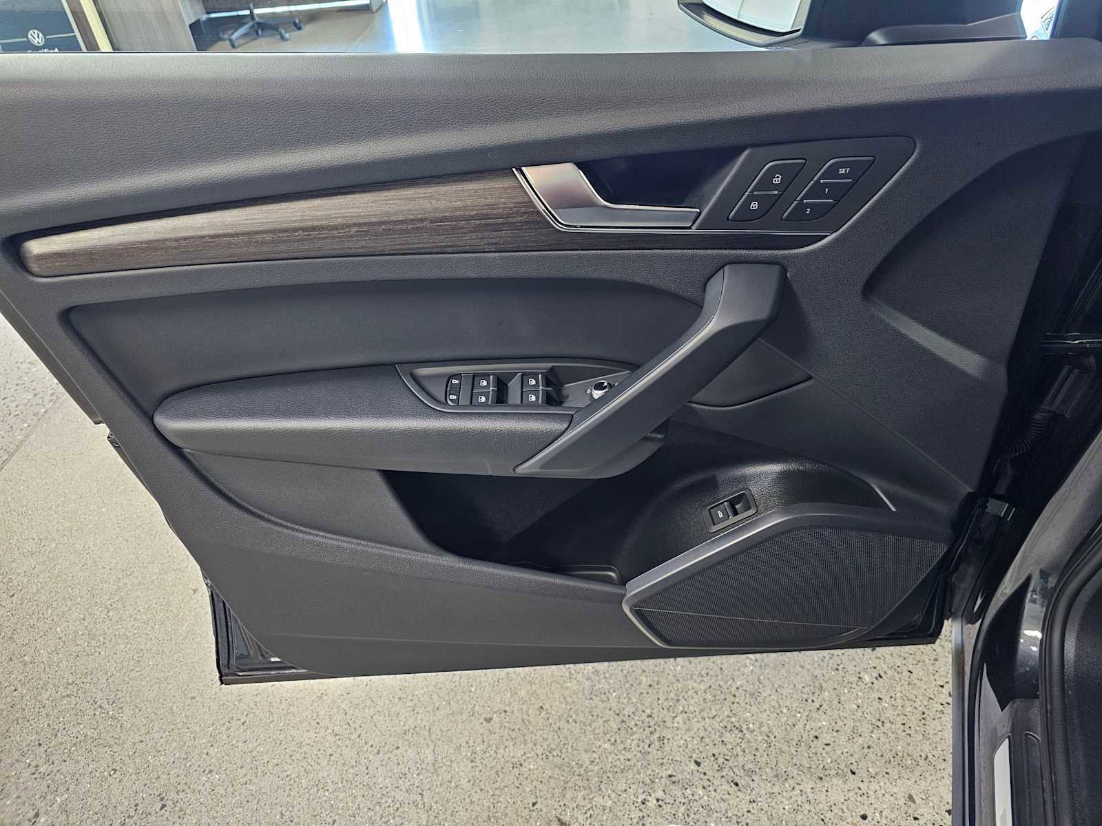 Used 2025 Audi Q5 2.0T Premium w/ Convenience Plus Package image 22