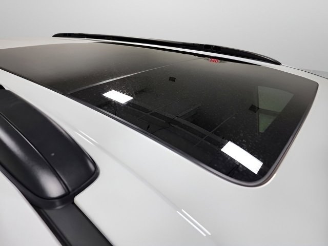 Used 2022 Chrysler Pacifica Limited AWD/4WD image 11