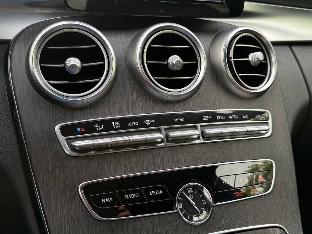 Used 2019 Mercedes-Benz C 300 4MATIC Sedan image 21