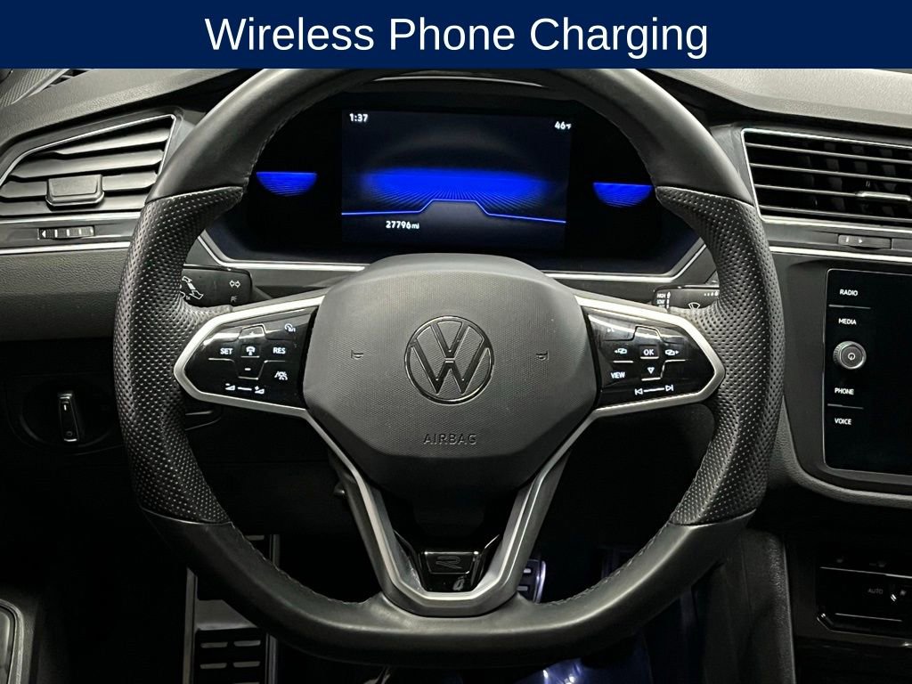 Certified 2022 Volkswagen Tiguan SE R-Line image 9
