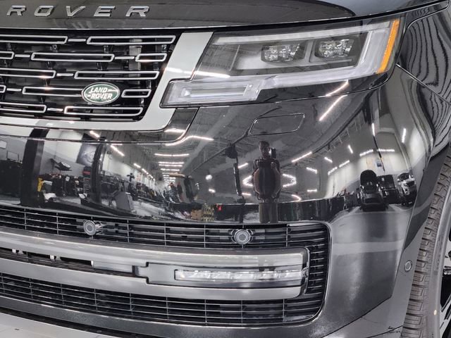 New 2026 Land Rover Range Rover Long Wheelbase SE image 12