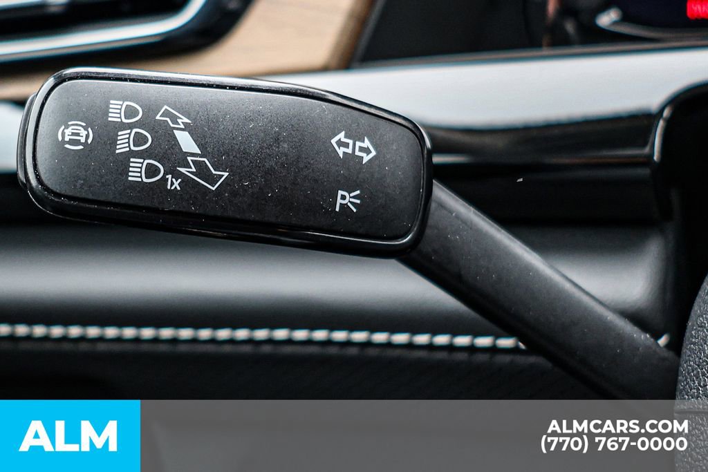 Used 2025 Volkswagen Atlas SE image 35