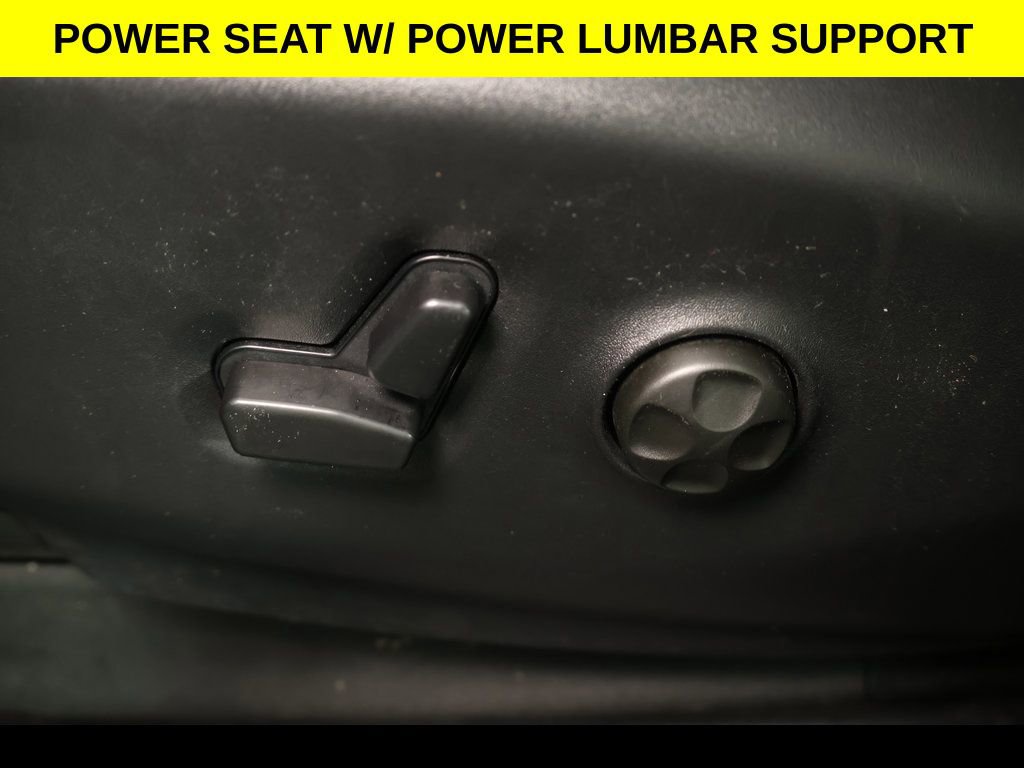 Used 2025 Chrysler Pacifica Select image 4