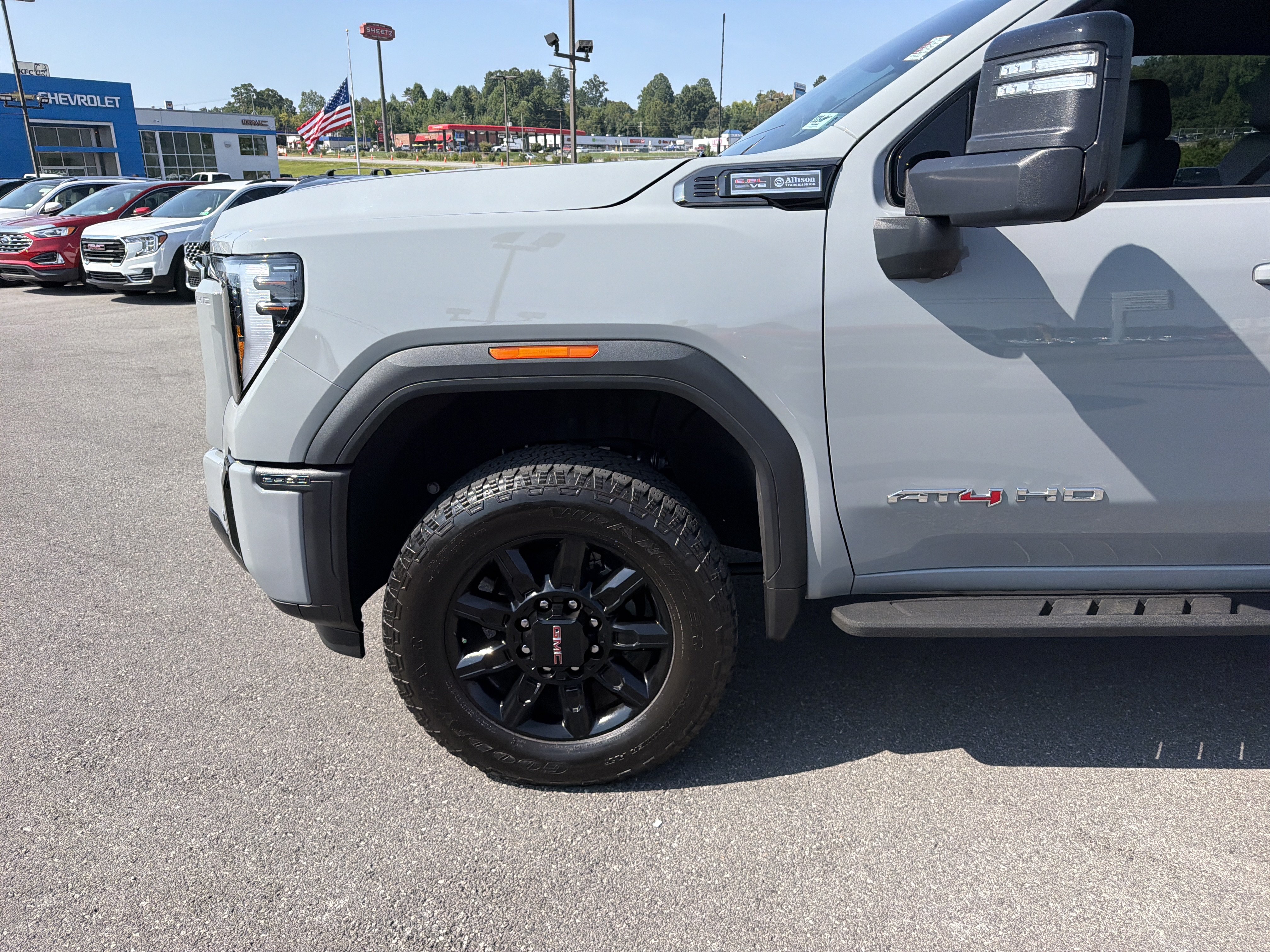 Used 2025 GMC Sierra 2500 AT4 w/ AT4 Premium Plus Package AWD/4WD image 13