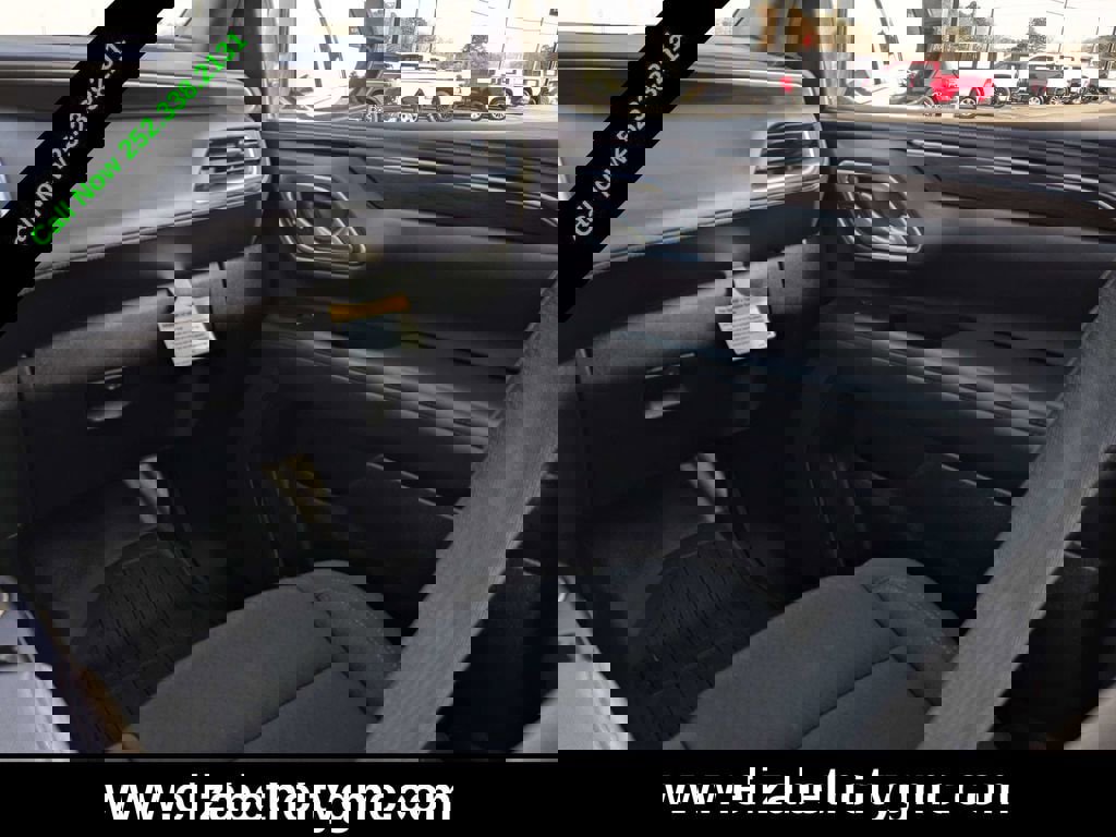 Used 2024 GMC Yukon XL SLE w/ Gmc Pro Safety Plus Package image 18