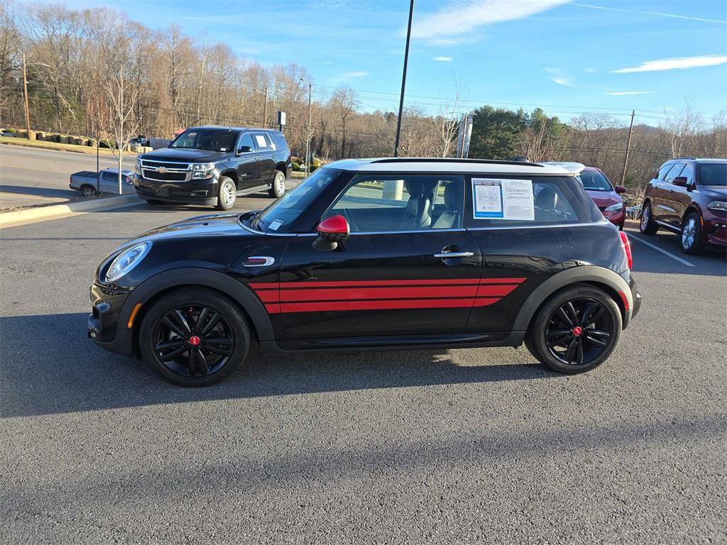 Used 2017 MINI Cooper 2-Door Hardtop image 6