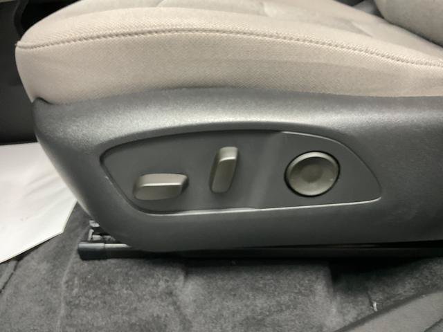 Used 2026 GMC Acadia Elevation FWD image 17
