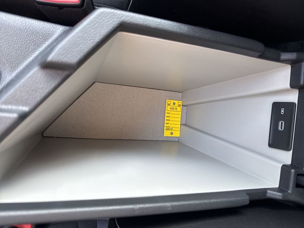 Used 2025 Volkswagen Jetta SE image 37