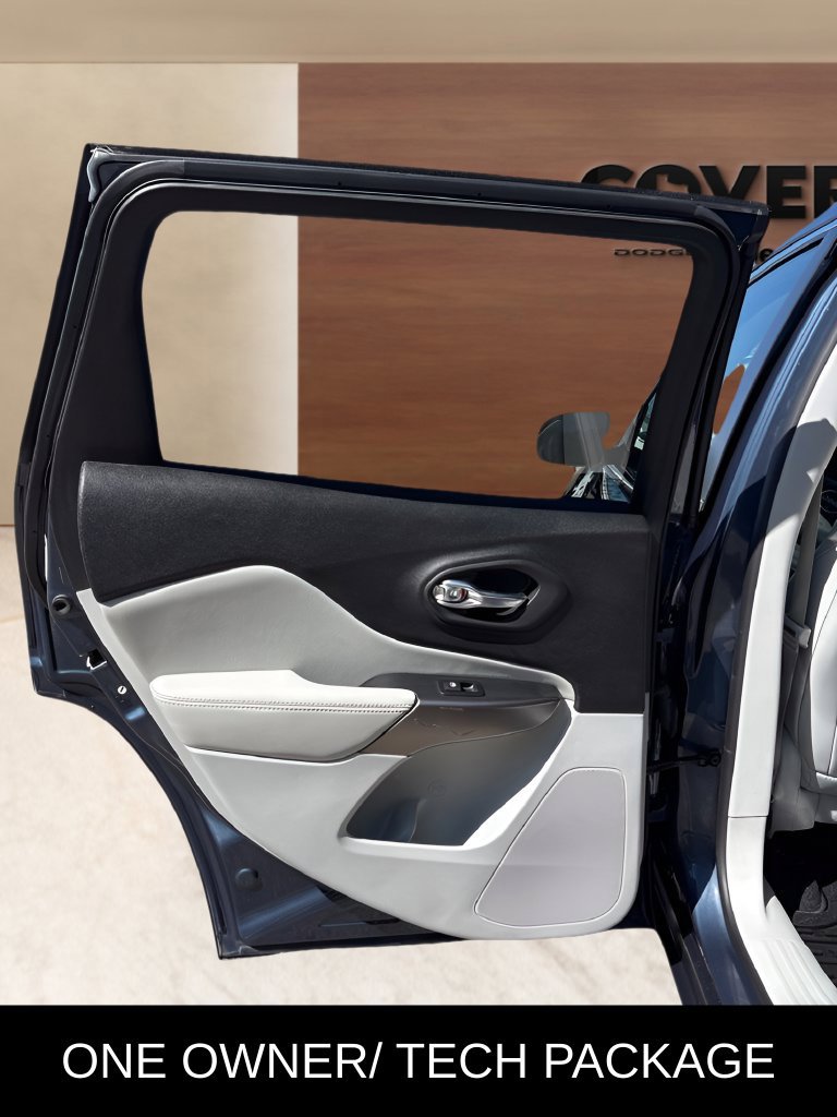 Used 2019 Jeep Cherokee Limited w/ Technology Group FWD image 9
