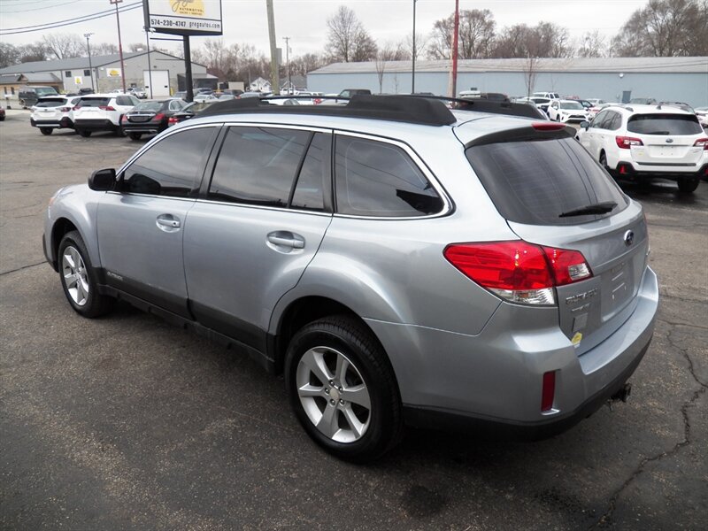 Used 2014 Subaru Outback 2.5i AWD/4WD image 2