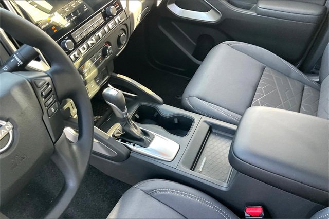 New 2025 Nissan Frontier SV image 6