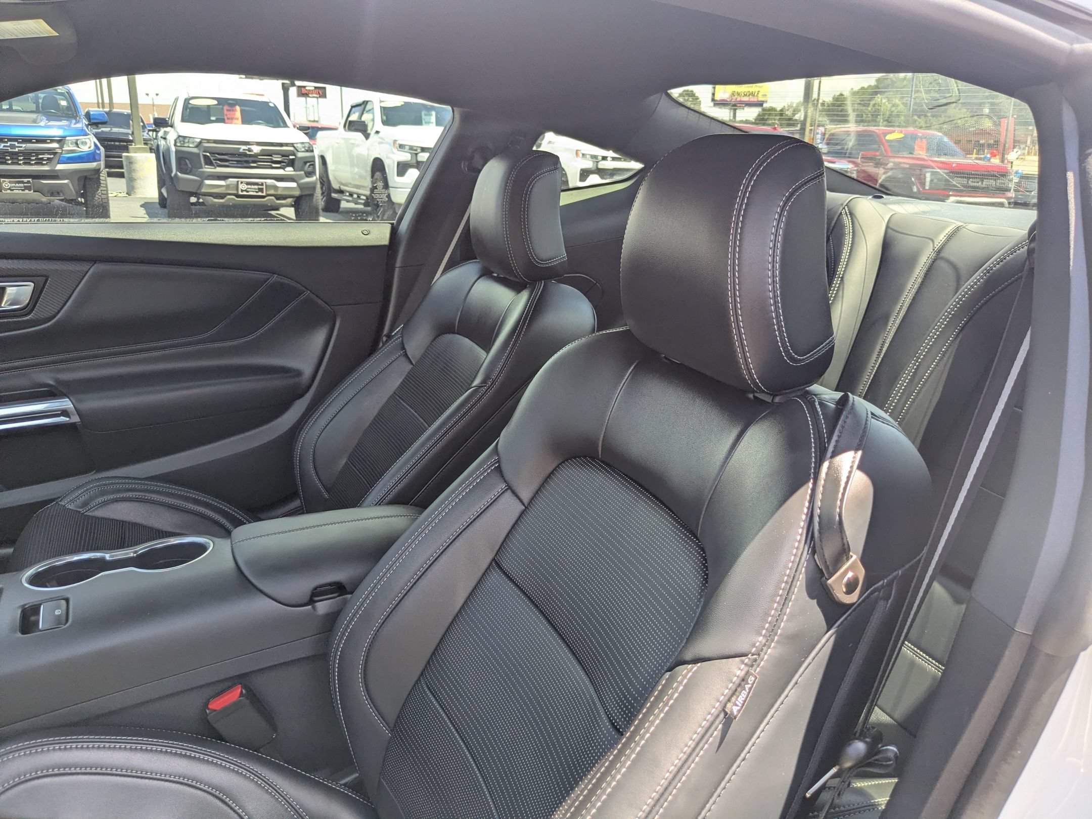 Used 2025 Ford Mustang GT Premium RWD image 13