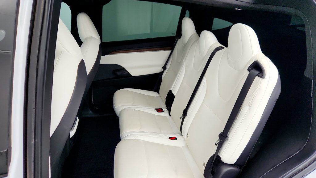 Used 2022 Tesla Model X image 24