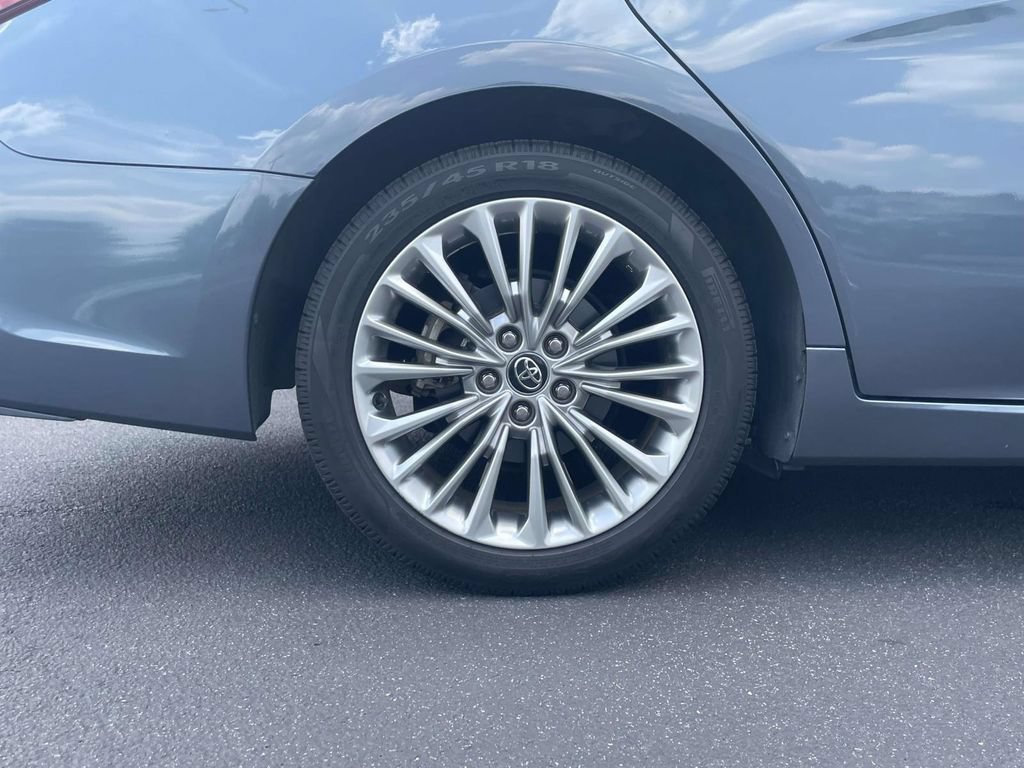 Used 2020 Toyota Avalon Limited w/ Advanced Safety Package FWD image 9