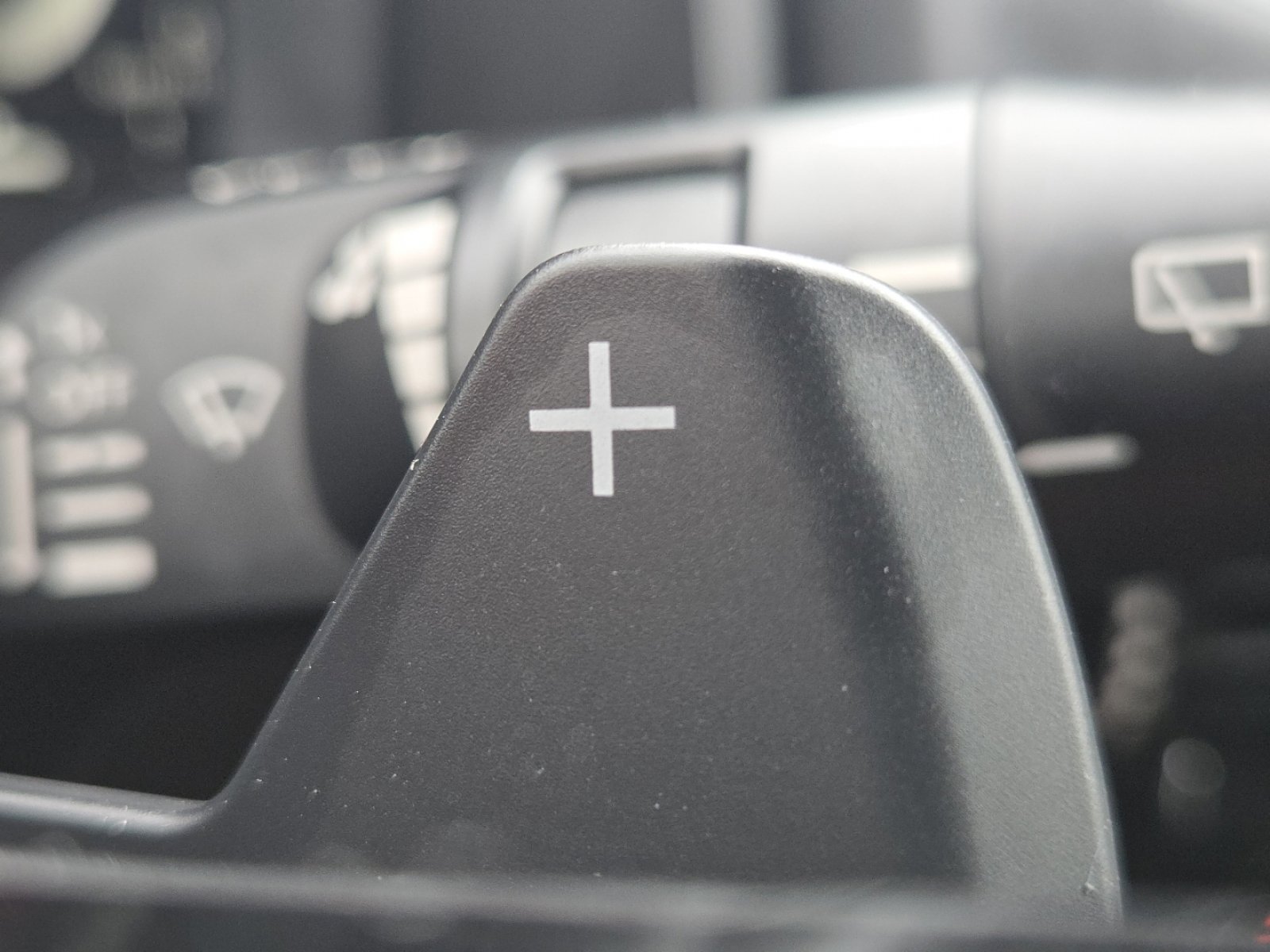 Used 2024 Nissan Rogue SL image 11