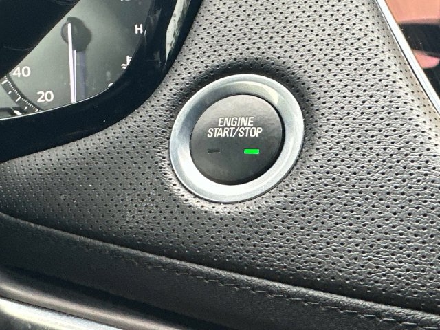 Used 2024 Cadillac XT5 Luxury FWD image 29