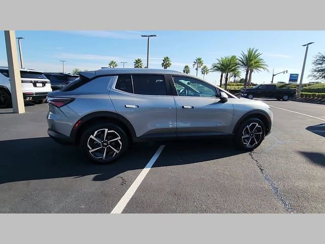 New 2026 Chevrolet Equinox EV LT image 29