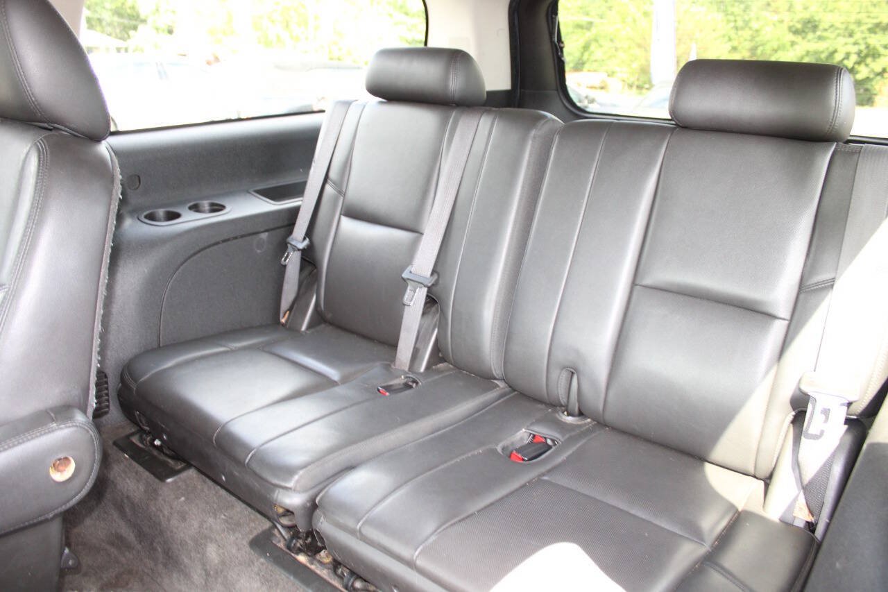 Used 2013 Cadillac Escalade ESV Luxury AWD/4WD image 22