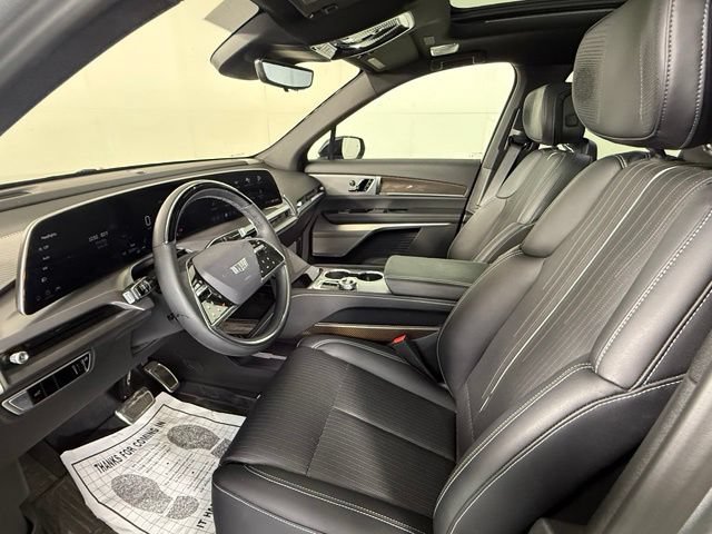 Certified 2026 Cadillac Vistiq Luxury w/ LPO, Floor Liner Package AWD/4WD image 17