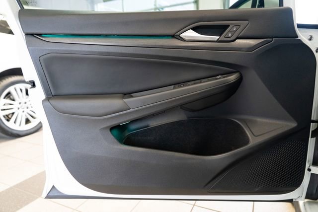 Used 2022 Volkswagen GTI SE FWD image 22