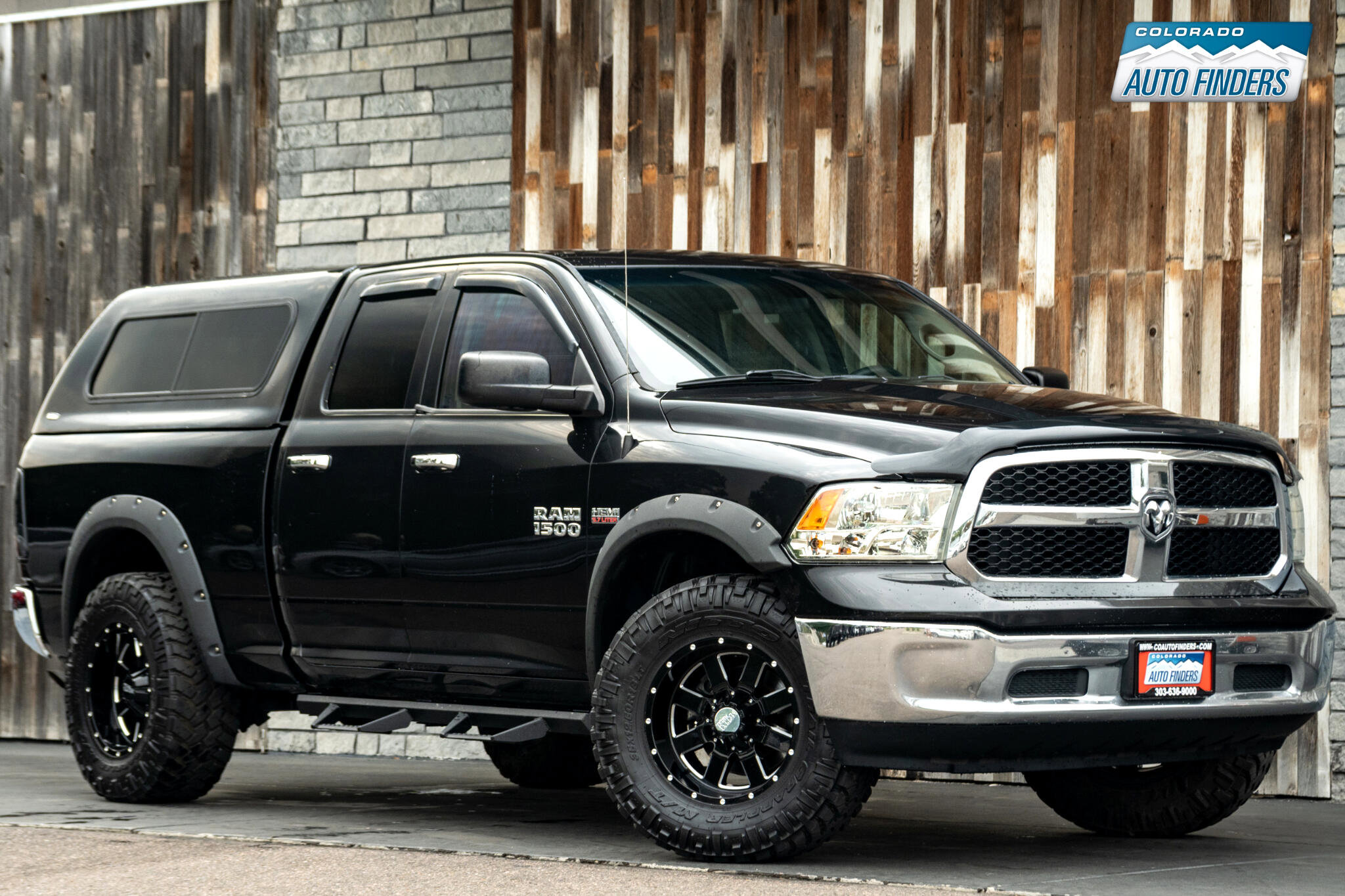 Used 2017 RAM 1500 Classic SLT image 9