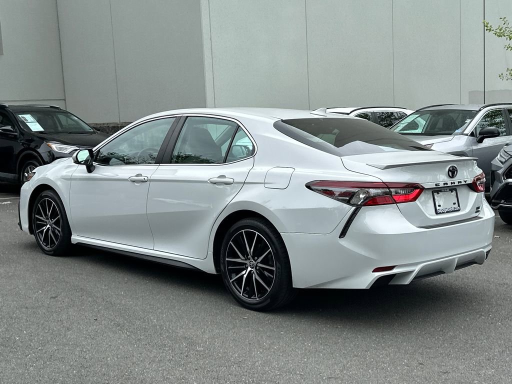 Used 2023 Toyota Camry SE w/ Cold Weather Package AWD/4WD image 3