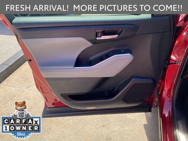 Used 2022 Toyota Highlander XLE image 15