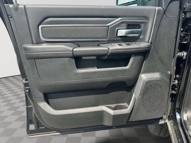 New 2026 RAM 3500 Big Horn AWD/4WD image 18