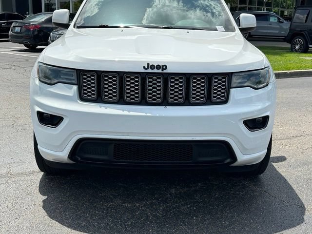 Used 2021 Jeep Grand Cherokee Laredo X AWD/4WD image 4