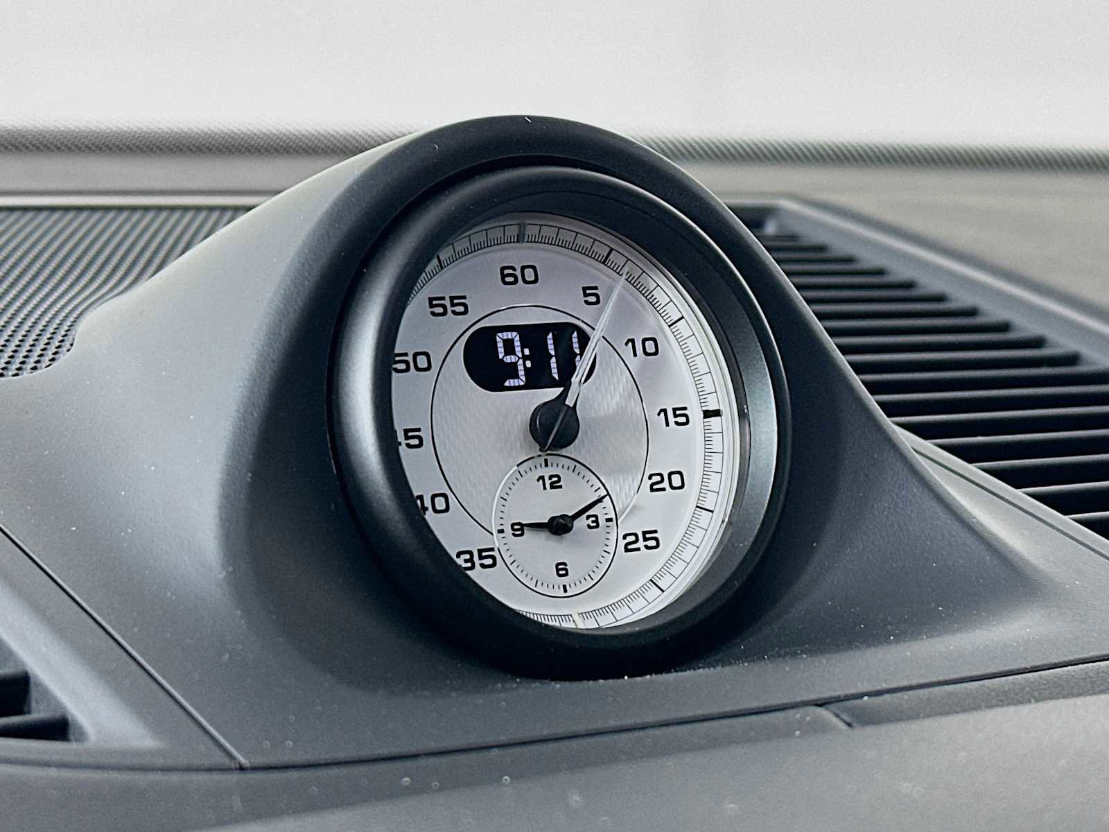 New 2026 Porsche Macan Turbo image 16