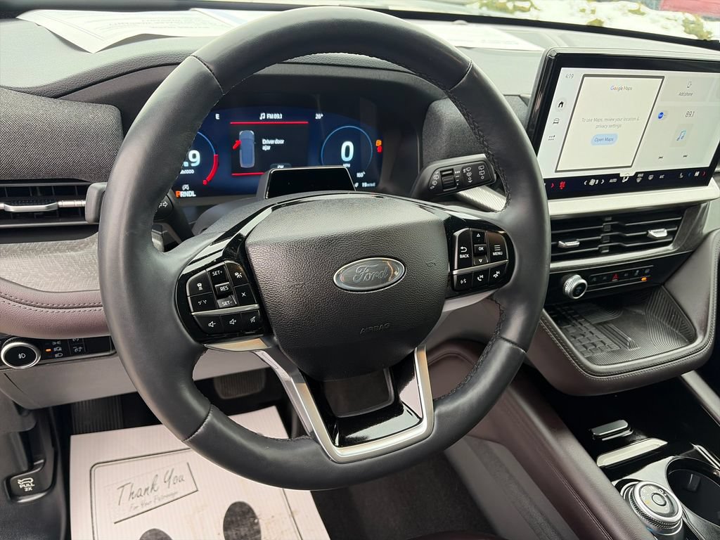Used 2025 Ford Explorer Platinum AWD/4WD image 25