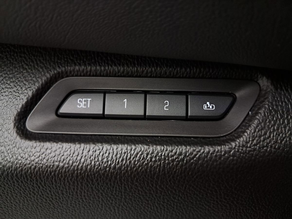 Used 2016 Cadillac Escalade 4WD image 12