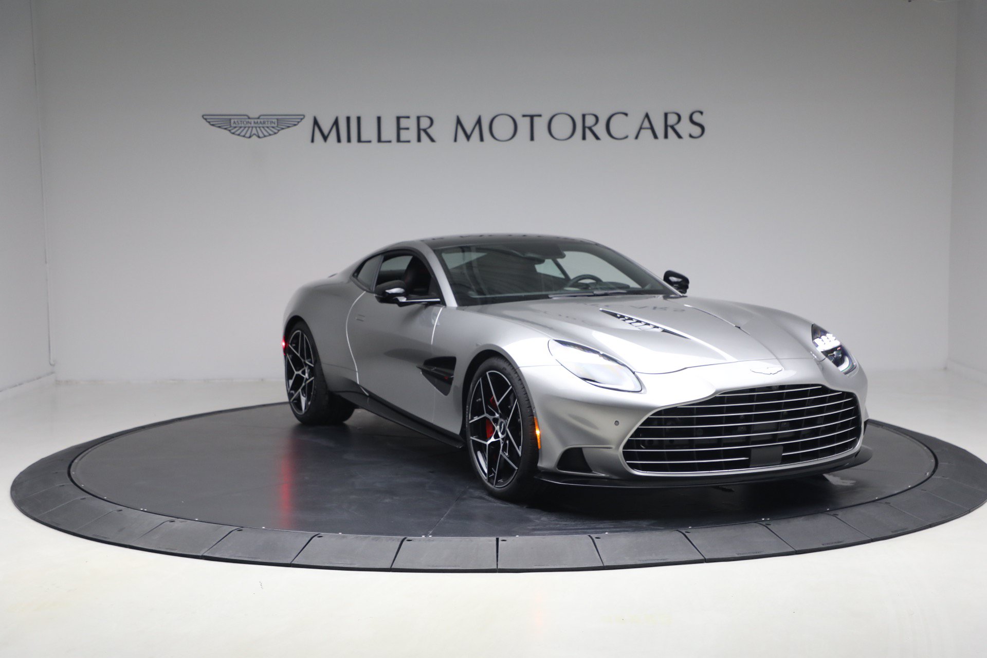 New 2026 Aston Martin Vanquish RWD image 11