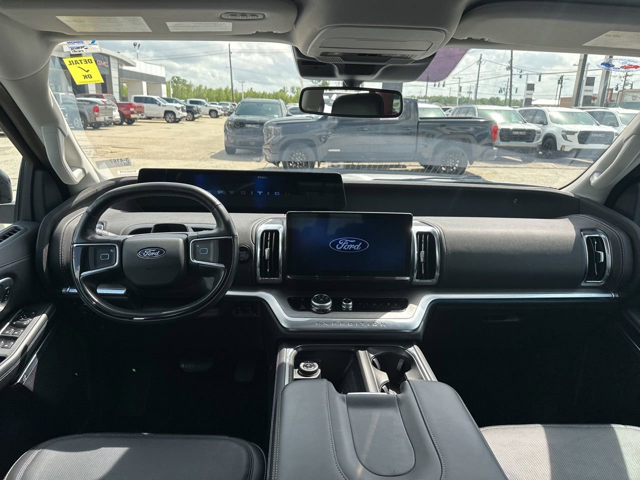 Used 2025 Ford Expedition Max Platinum image 9