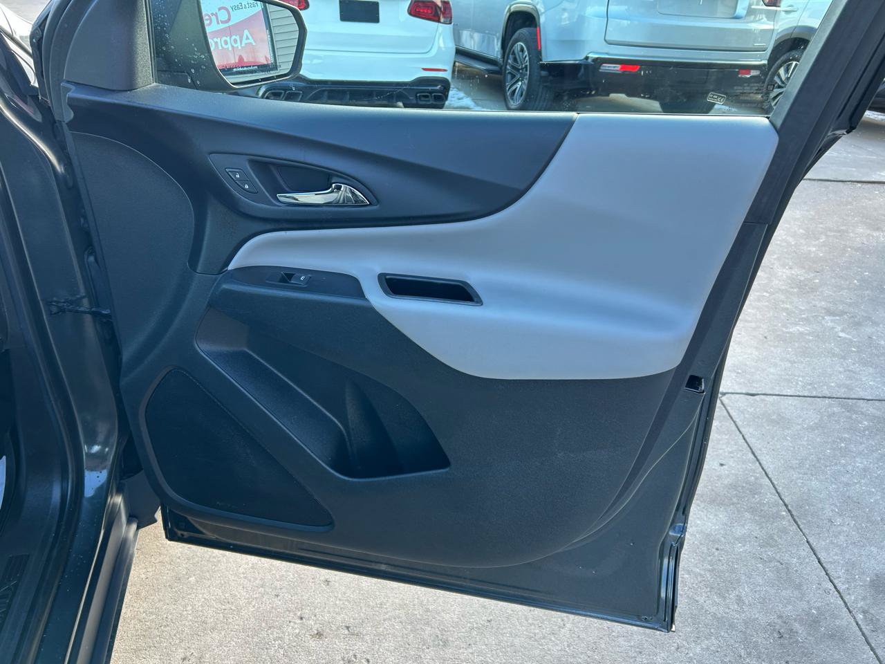 Used 2018 Chevrolet Equinox LS FWD image 16