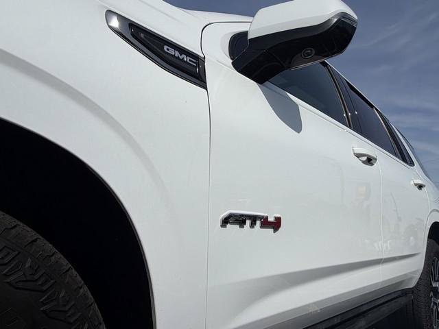 Used 2022 GMC Yukon AT4 AWD/4WD image 4