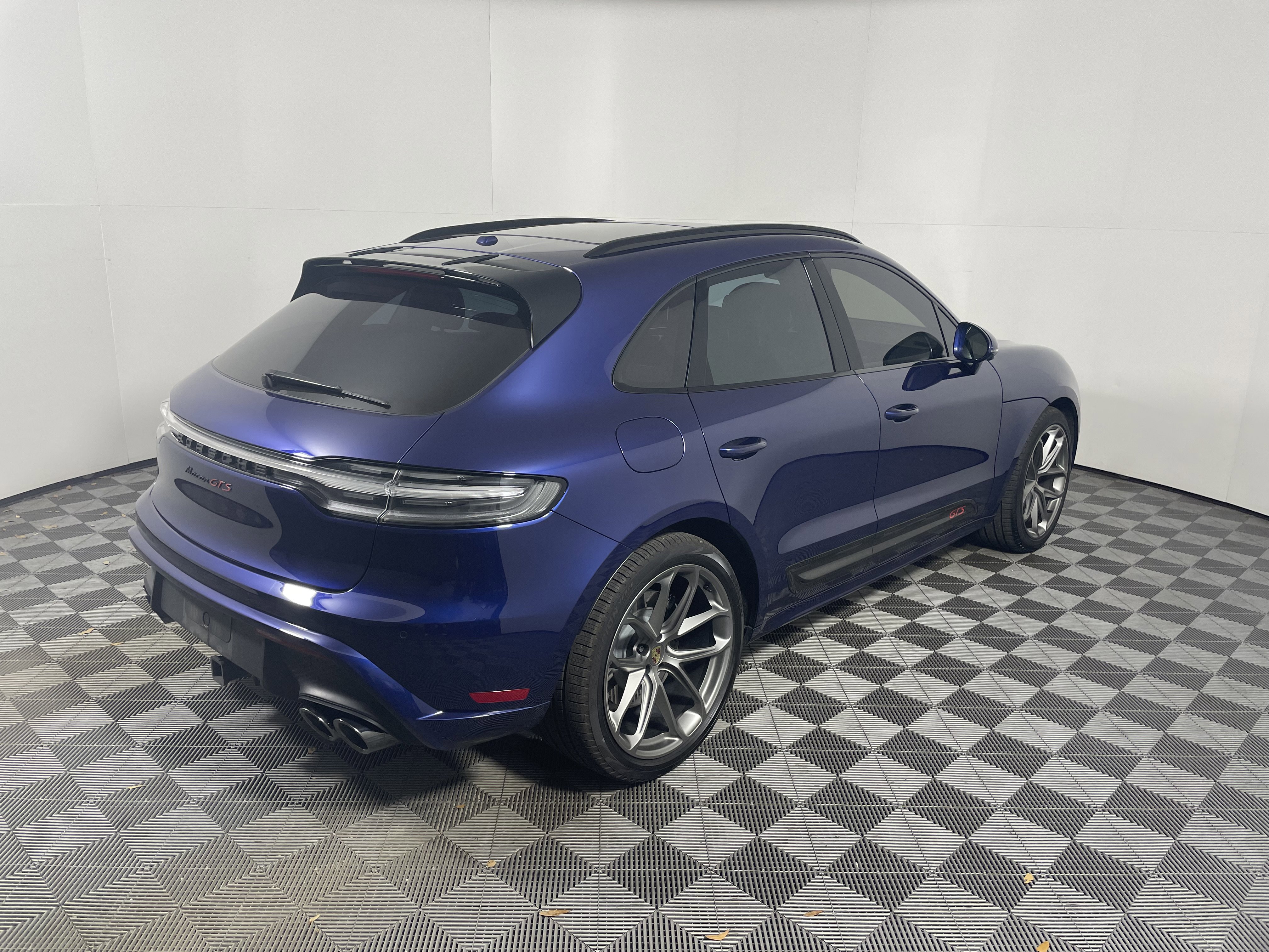 Certified 2024 Porsche Macan GTS image 7