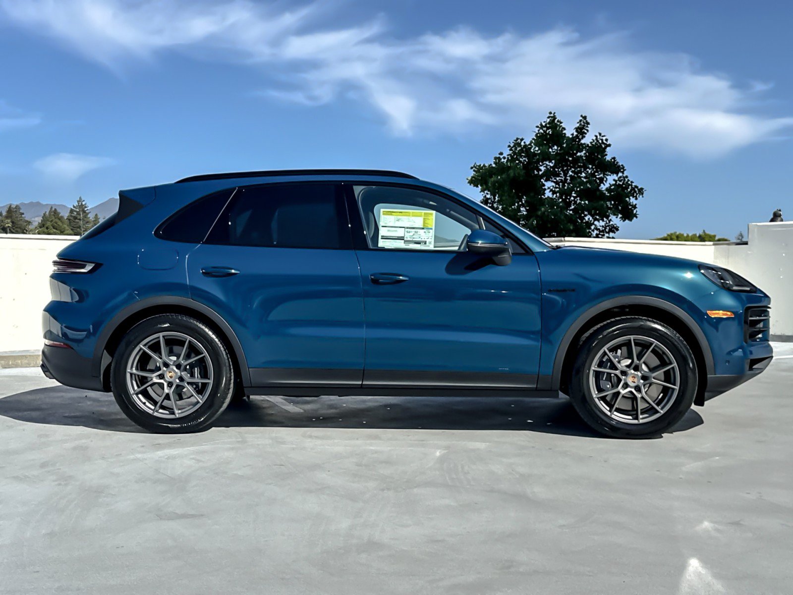 New 2026 Porsche Cayenne Coupe AWD/4WD image 9