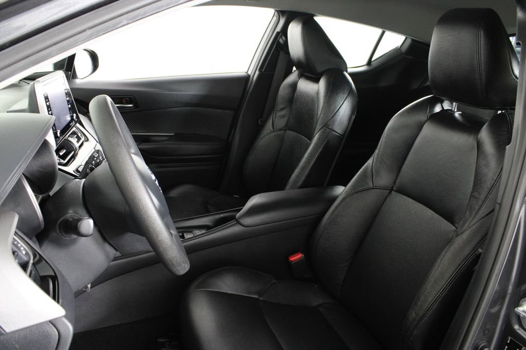 Used 2021 Toyota C-HR LE FWD image 18