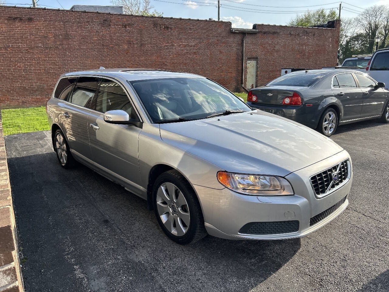 Used 2008 Volvo V70 FWD image 5