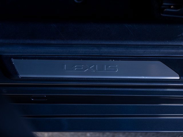 Used 2025 Lexus ES 300h w/ Premium Package image 23