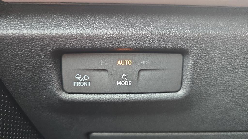 Used 2025 Volkswagen Tiguan SEL R-Line AWD/4WD image 13