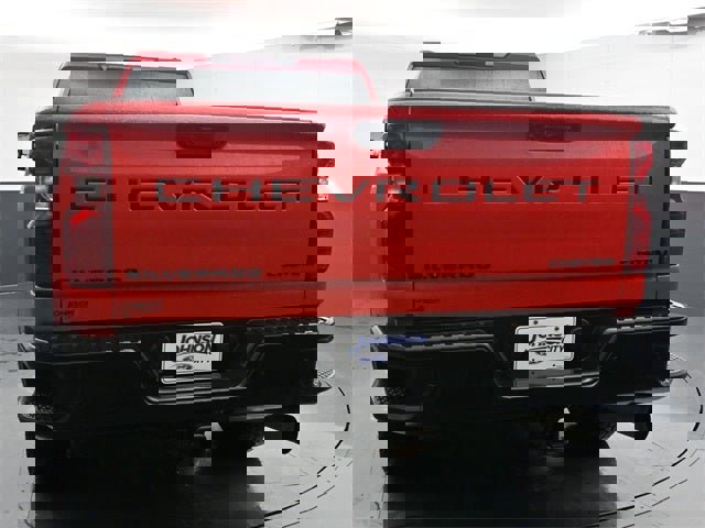 Used 2024 Chevrolet Silverado 2500 Custom w/ Custom Value Package image 13