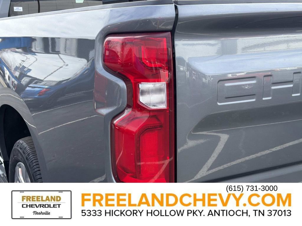 Used 2019 Chevrolet Silverado 1500 High Country w/ Technology Package image 12