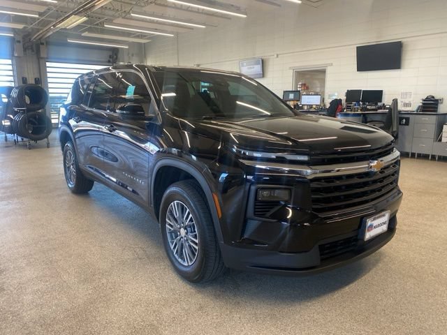 Used 2024 Chevrolet Traverse LS w/ LPO, Floor Liner Package FWD image 3