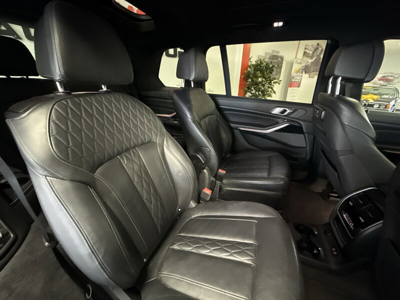Used 2019 BMW X7 xDrive40i w/ Premium Package AWD/4WD image 23