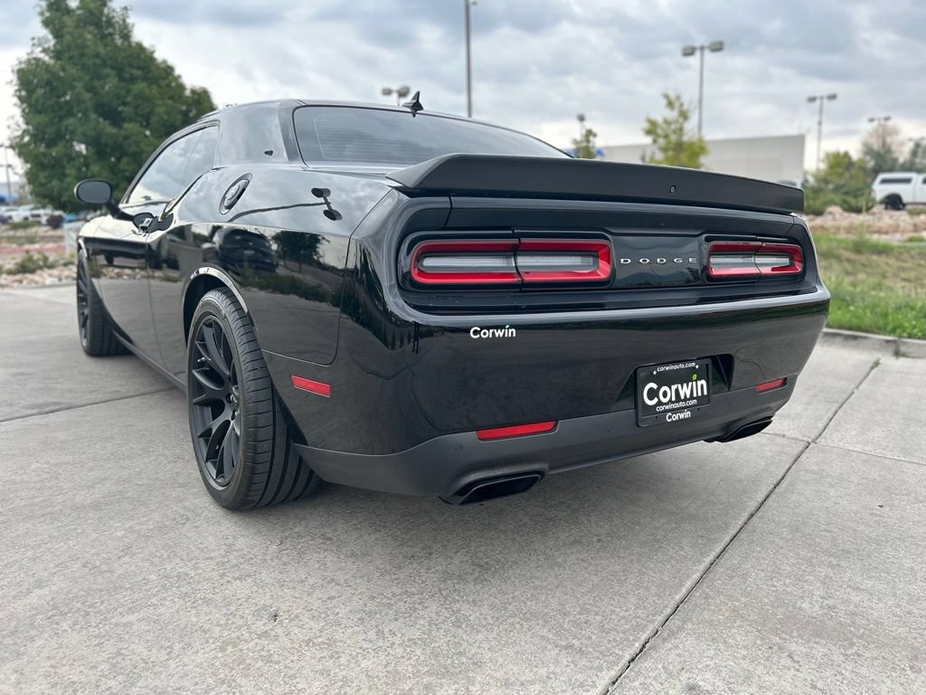 Used 2015 Dodge Challenger SRT Hellcat RWD image 5