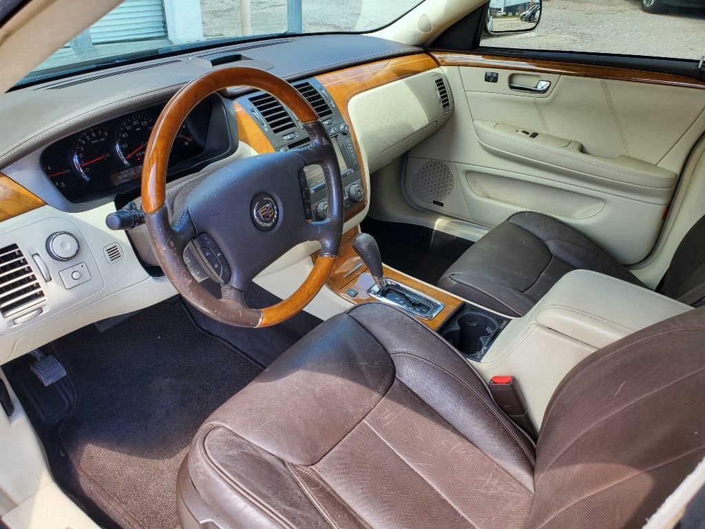 Used 2010 Cadillac DTS Platinum image 16