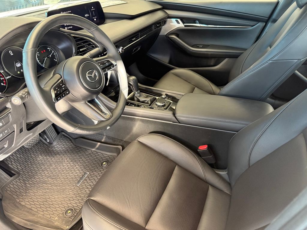 New 2025 MAZDA MAZDA3 2.5 Turbo Sedan w/Premium Plus image 12